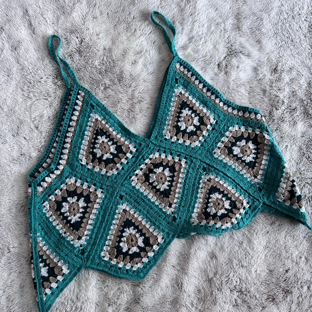 Crochet cropped tank top